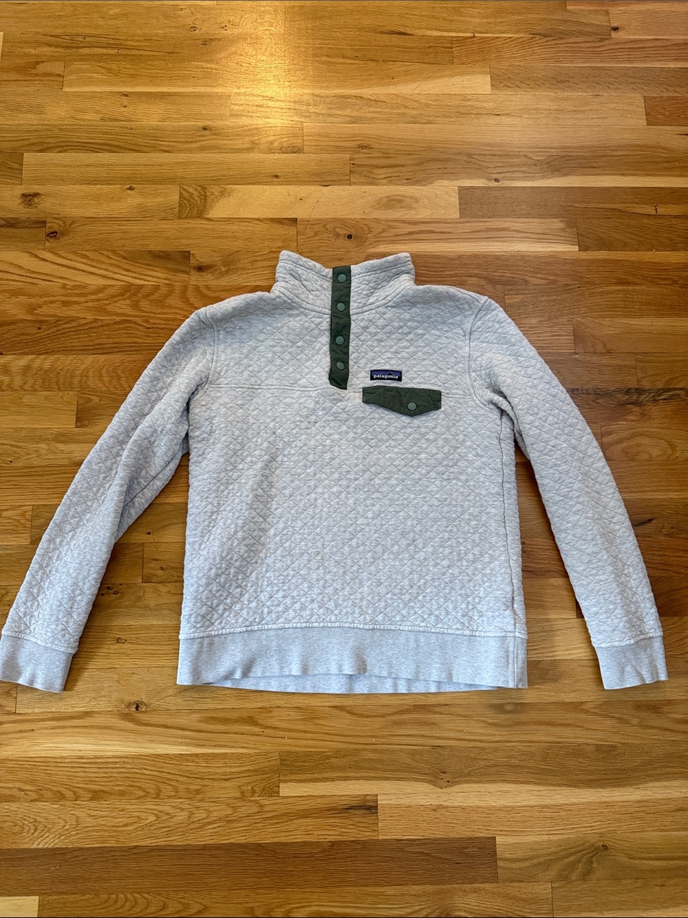 Patagonia Women’s Light Beige Quilted Snap-Front Pullover Sweatshirt